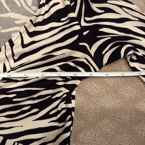 Silk dress - Picture 4 of 7